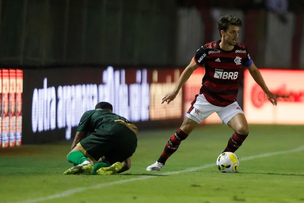 Com atuação ruim e protestos, Flamengo bate o Altos na Copa do Brasil