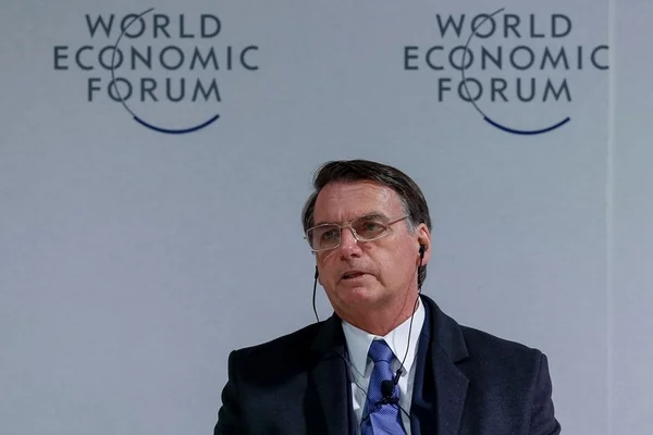 Análise: fustigado por rolos do filho, Bolsonaro dá cartada em Maduro