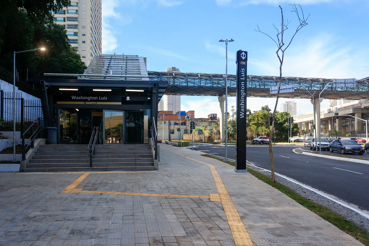 Estação Washington Luís, da Linha 17 Estação Washington Luís, da Linha 17