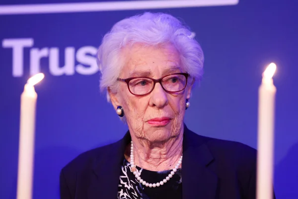 imagem colorida eva schloss
