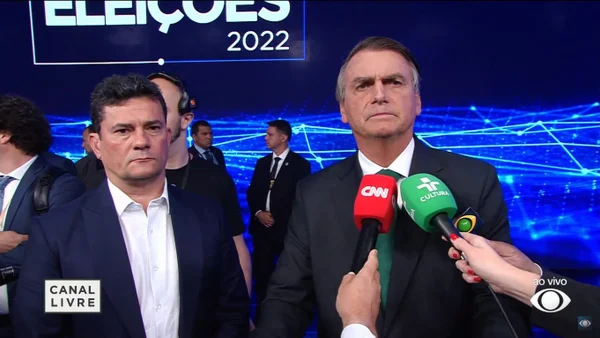 Bolsonaro cita plano contra Moro, relembra facada e culpa “esquerda”