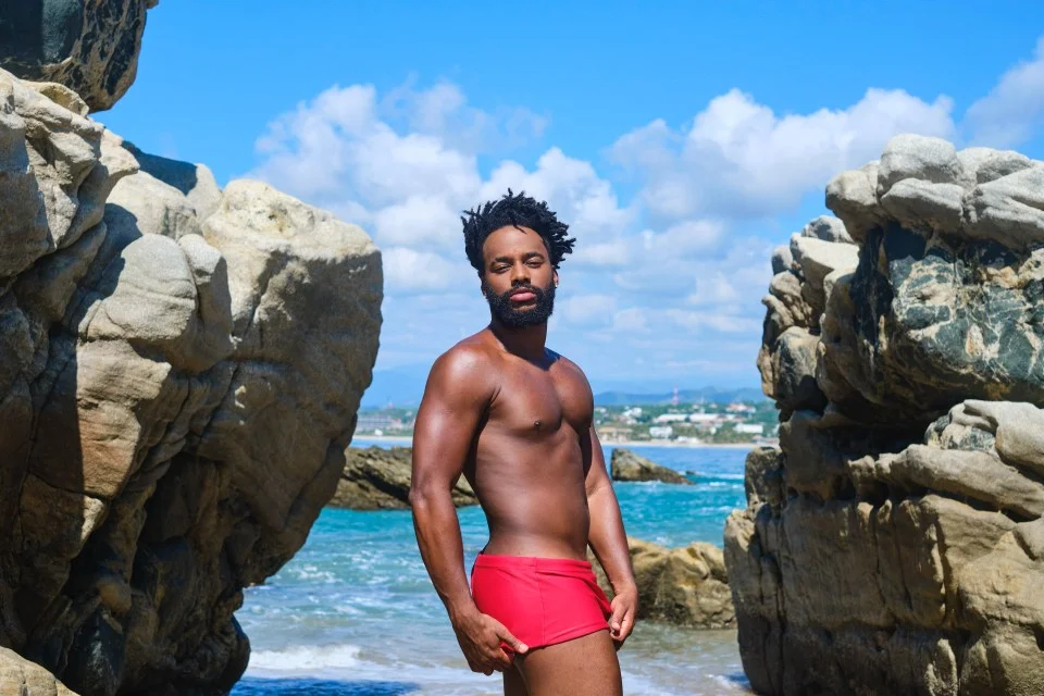 Caio Giovani - 29 anos, ator, cantor e dançarino, Rio de Janeiro - Um competidor nato. Foi militar antes de se tornar um artista e sabe seguir regras, mas também dançar conforme a música. Não suporta perder Caio Giovani - 29 anos, ator, cantor e dançarino, Rio de Janeiro - Um competidor nato. Foi militar antes de se tornar um artista e sabe seguir regras, mas também dançar conforme a música. Não suporta perder
