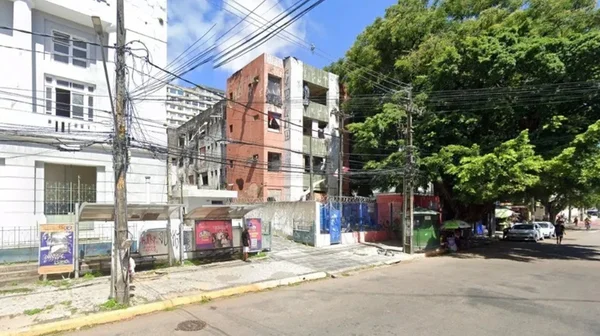 Imagem do prédio que ocorreu a queda da criança, em Boa Vista (PE) - Metrópoles