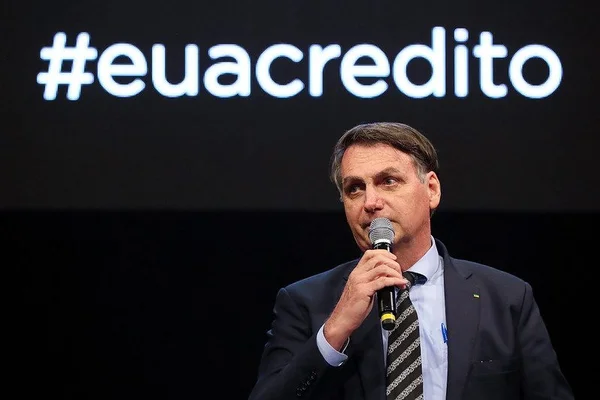 Bolsonaro acena aos outros Poderes: “Estou pronto para ceder”