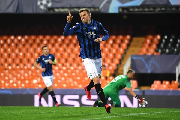 Ilicic comemorando gol