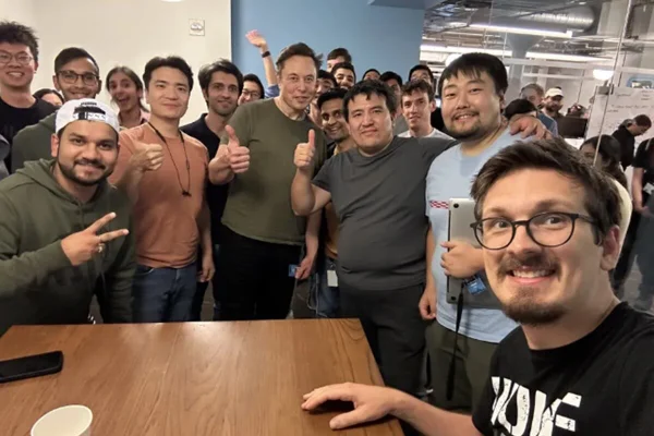 elon musk publica foto com funcionários do twitter