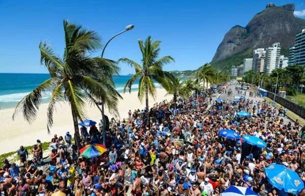 Imagem colorida de Bloco de Carnaval carrossel de emoções