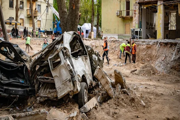 Imagem colorida, destruição Ucrânia - Metrópoles