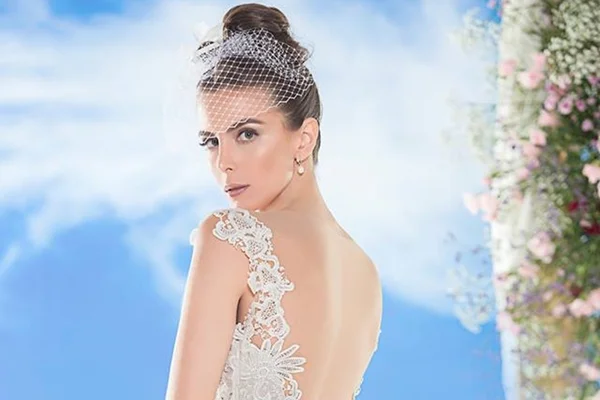 Atelier Fernando Peixoto oferece bazar de vestidos de noiva e festa