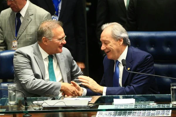 Renan estima que julgamento de Dilma levará quatro dias