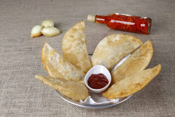 7 receitas de petiscos para acompanhar os desfiles de Carnaval