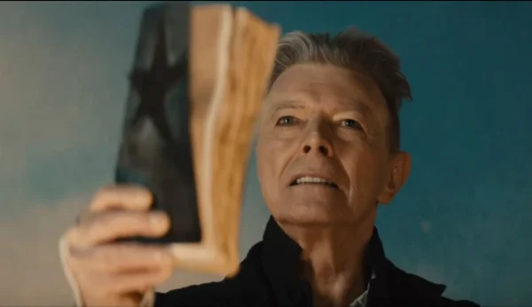 Livro dedicado a David Bowie traz olhar de fã sobre o camaleão do rock