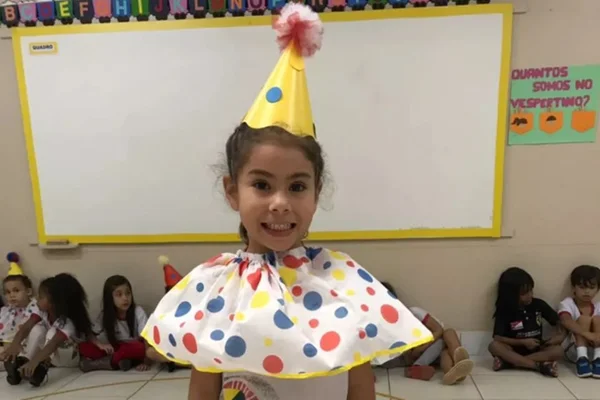 Criança tem afundamento de crânio após ser atingida por galho no DF
