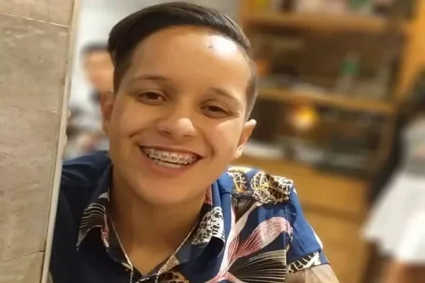Ciclista de 21 anos atropelada no DF morre após ser socorrida ao hospital