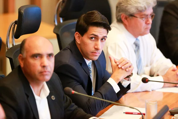 Tio de Cristiano Araújo é exonerado e outro parente do distrital assume cargo em administração
