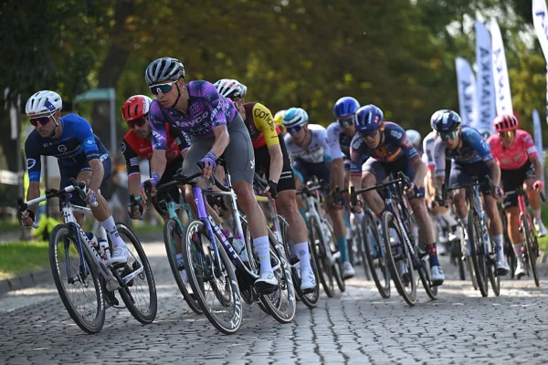 Imagem colorida do Metrópoles Endurance Cycling- Metrópoles