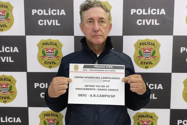 Imagem colorida mostra o motorista Edson Campolongo, preso por atacar ônibus em São Paulo - Metrópoles