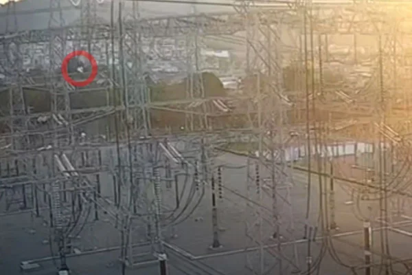 Vídeo: queda de pipa causou apagão que afetou 940 mil casas no sábado