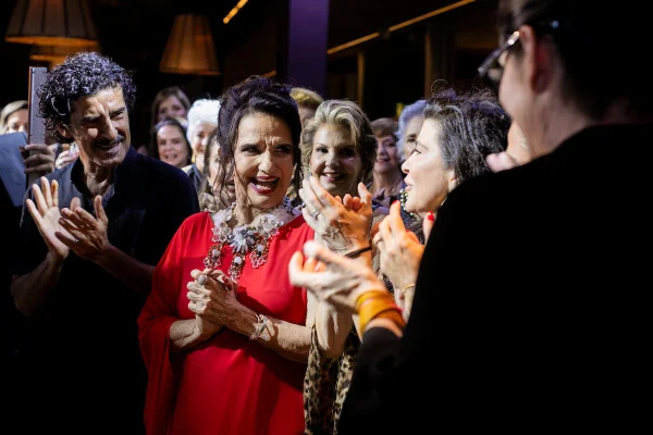 Momentos inesquecíveis: Moema Leão celebra 80 anos rodeada de amigos
