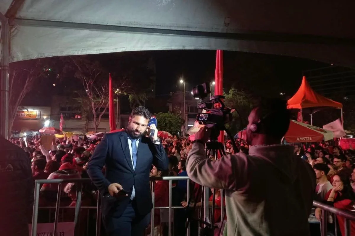 Repórter da Jovem Pan é hostilizado em ato pró-Lula em São Paulo