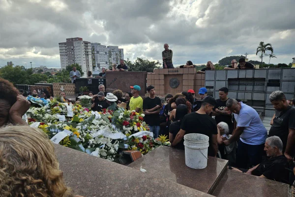 Imagens coloridas mostram cemitério em que foi sepultado secretário-adjunto de Osasco, na Grande São Paulo