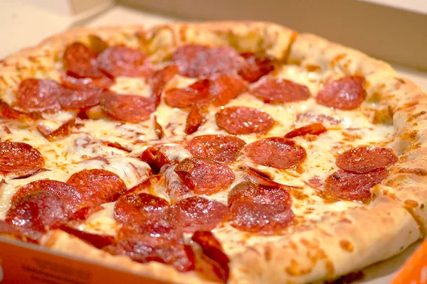 Pizza, hambúrguer e fritas podem afetar produção de espermatozoides