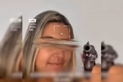 Ostentando arma nas redes sociais