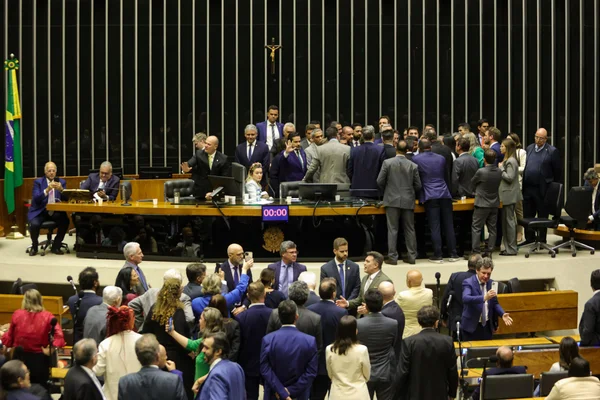 Planalto muda previsão sobre veto de Lula ao aumento de deputados