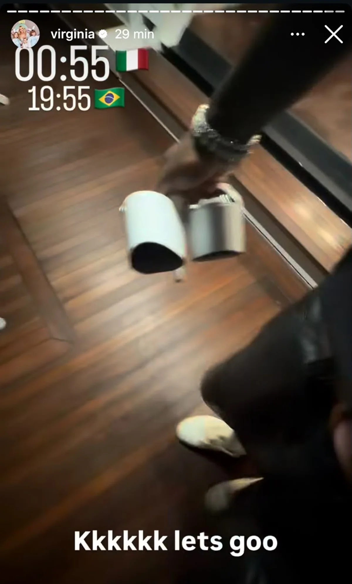 Vini Jr. aparece carregando saltos de Virginia antes de jantar romântico na Itália Vini Jr. aparece carregando saltos de Virginia antes de jantar romântico na Itália