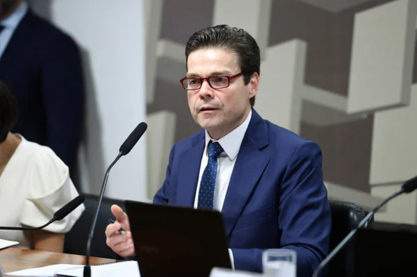 Imagem colorida do diretor de política monetária do Banco Central, Nilton David