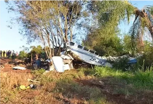 Paraguai: avião cai com milhões de dólares e reais; dinheiro é saqueado
