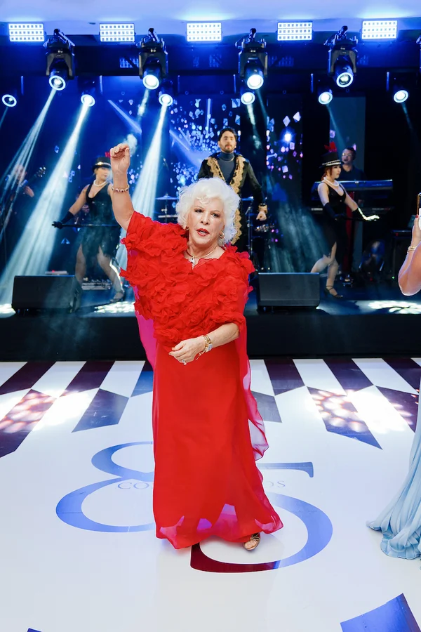 Cosete Ramos celebra 85 anos de muita energia com festança à beira Lago - destaque galeria