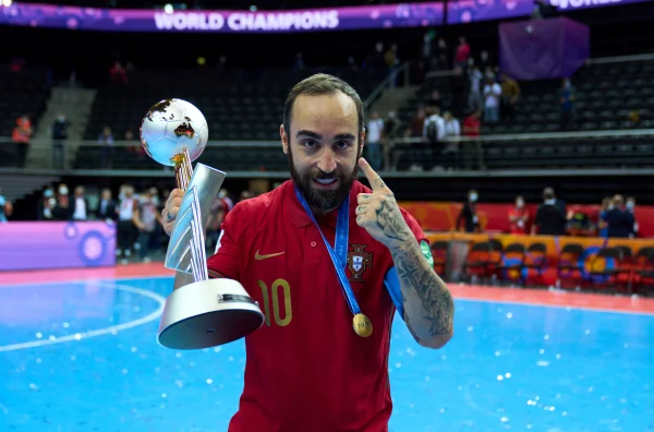 Foto colorida de Ricardinho, do futsal - Metrópoles