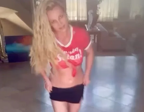 Britney Spears acusa faxineiro de revelar sua rotina a paparazzi - destaque galeria