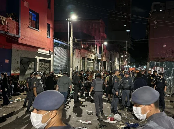 Foto colorida mostra Operação AC35 na Cracolândia