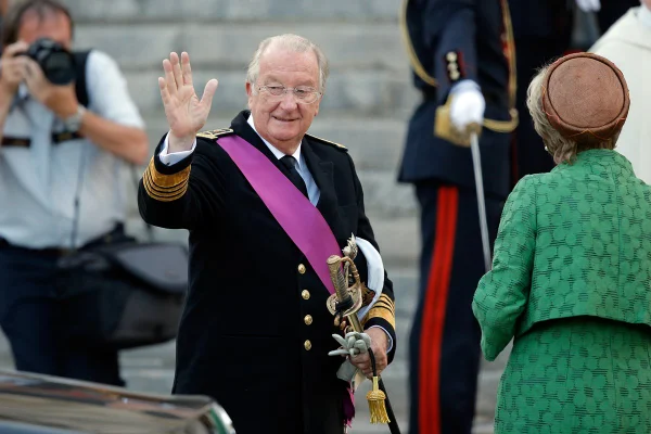 Ex-rei da Bélgica Albert II é hospitalizado em Bruxelas