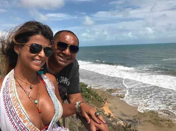 Ele é casado com Nana Ele é casado com Nana