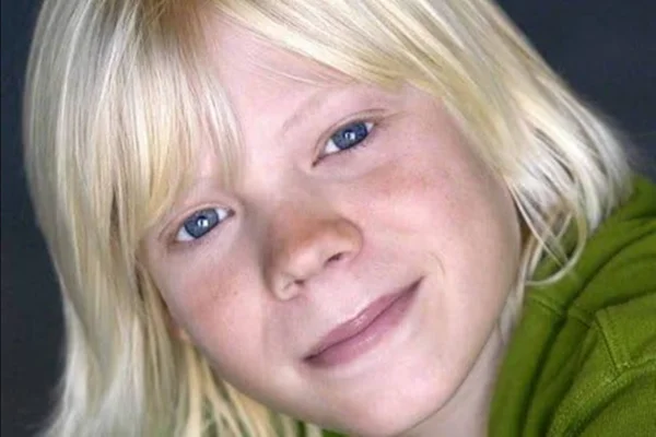 Imagem colorida antiga do ex-ator mirim Blake Garrett - Metrópoles