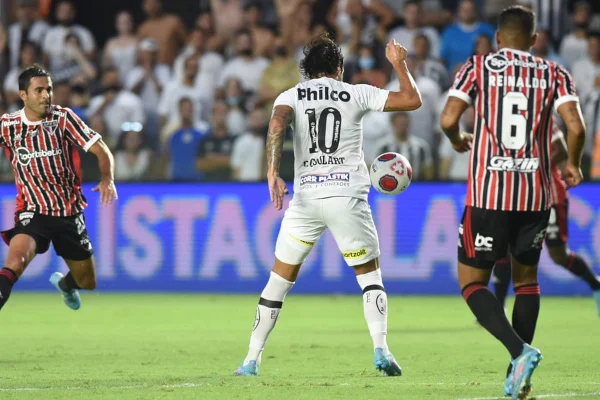 São Paulo e Santos jogam no Morumbi