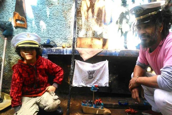 Mestre de capoeira é confundido com assaltante, leva mata-leão e vai preso