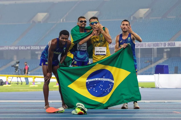 Mundial de Atletismo: Brasil assume liderança no quadro de medalhas