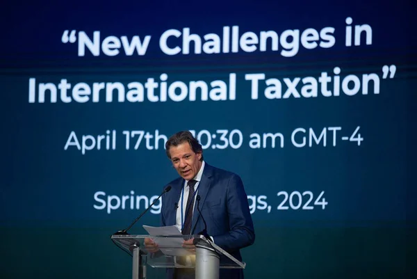 Nos EUA, Bernie Sanders apoia Haddad em ideia de taxar super-ricos