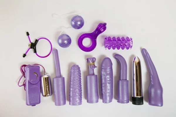 Confira 10 itens de sex shop que devem bombar no Dia dos Namorados