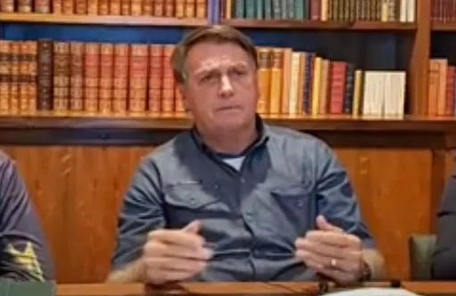 Bolsonaro quer usar spray contra Covid-19 desenvolvido em Israel