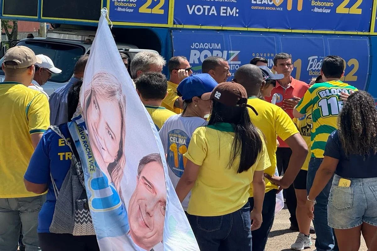 Apoiadores de Celina Leão acompanharam o movimento Apoiadores de Celina Leão acompanharam o movimento