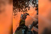 Quatro equipes dos bombeiros, com um total de 13 militares, foram mobilizadas para atender à ocorrência Quatro equipes dos bombeiros, com um total de 13 militares, foram mobilizadas para atender à ocorrência