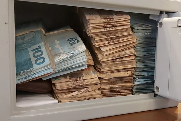 PF desarticula quadrilha de advogados e médicos que fraudavam Previdência