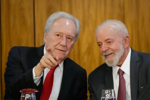 Governo Lula Presidente Lula e Ricardo Lewandowski participam da cerimônia de Assinatura de Contrato entre BNDES e MJSP recursos do Fundo Amazônia - Metrópoles