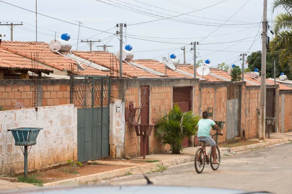Falsária “vendia” lotes usando documentos falsos da Codhab
