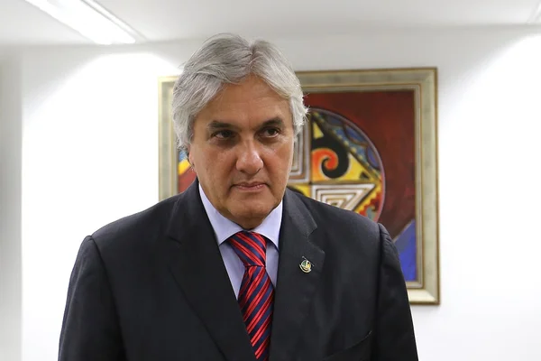 Delcídio acerta acordo de delação premiada na Lava Jato